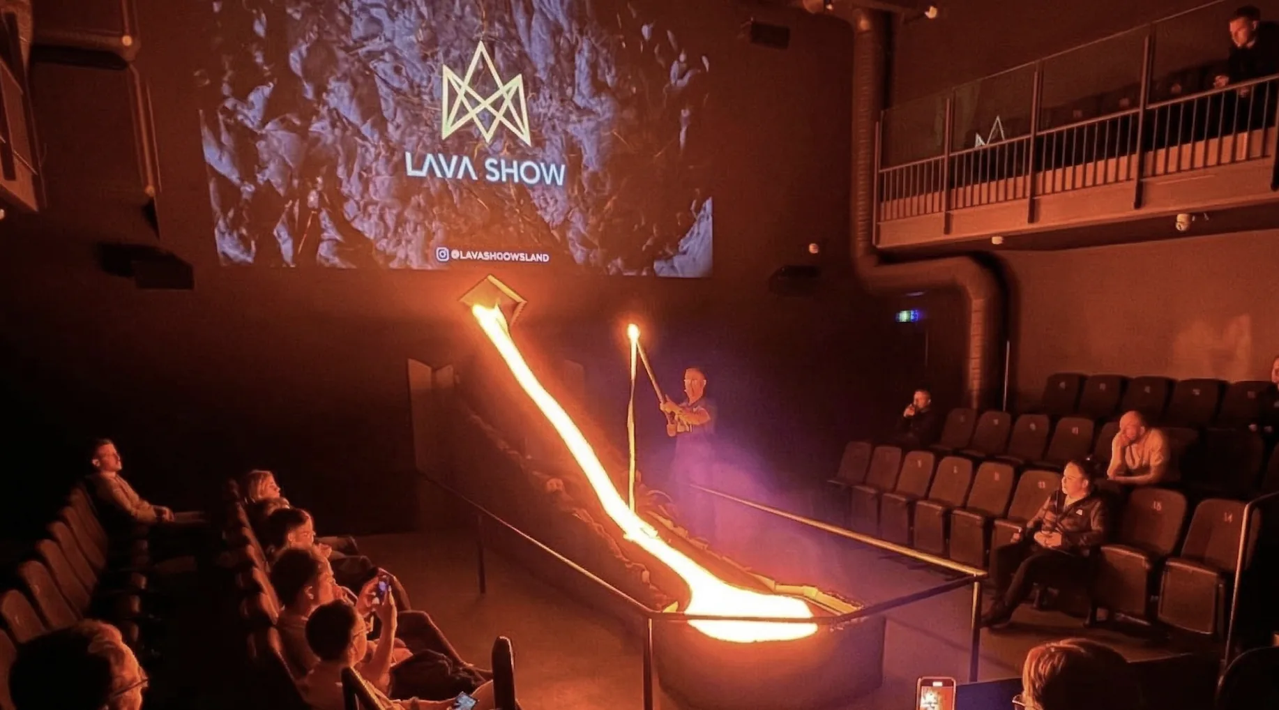 Lava Show in Vík thumbnail